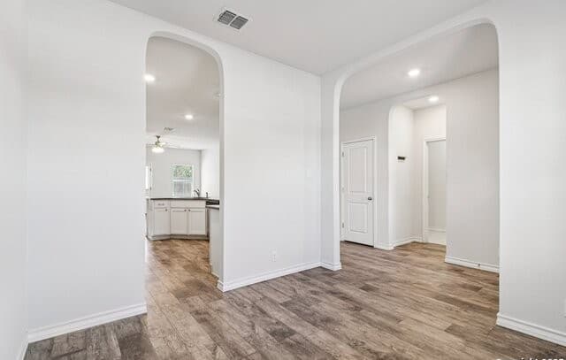5-bedroom rental at 22018 Backspin in San Antonio, TX — photo 5