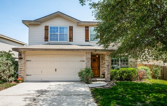 4-bedroom rental at 9723 Palomino Oaks in San Antonio, TX — photo 1