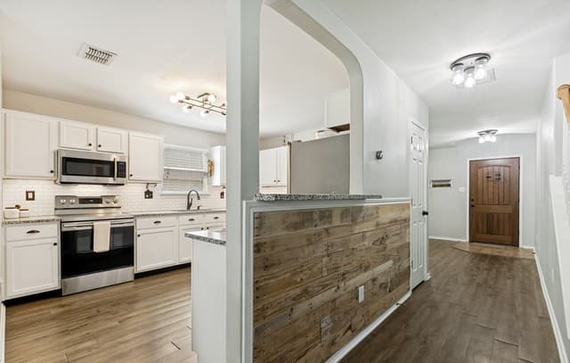 4-bedroom rental at 9723 Palomino Oaks in San Antonio, TX — photo 5
