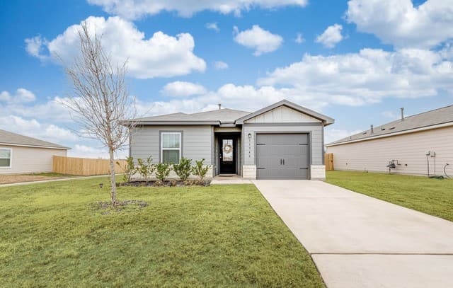 3-bedroom rental at 11946 Luckey Villa in San Antonio, TX — photo 1