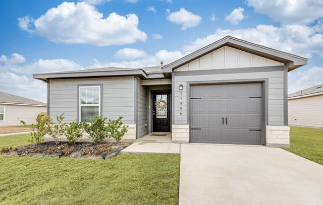 3-bedroom rental at 11946 Luckey Villa in San Antonio, TX — photo 2