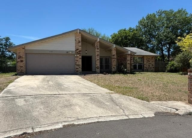 4-bedroom rental at 6303 Maricopa in San Antonio, TX — photo 1