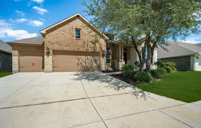 4-bedroom rental at 29014 Voges Ave in Boerne, TX — photo 2
