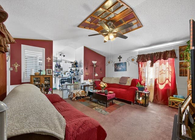 3-bedroom rental at 953 Forest Oaks Dr in Somerset, TX — photo 5