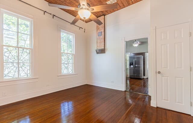 2-bedroom rental at 1419 Wyoming St in San Antonio, TX — photo 5