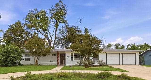 3-bedroom home for sale at 506 Oakleaf Dr in San Antonio TX