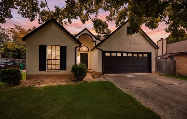 3-bedroom rental at 9010 Fromage in San Antonio, TX — photo 1