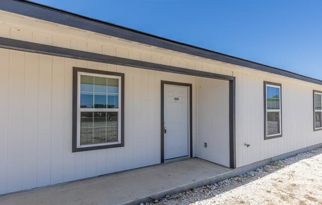 3-bedroom rental at 1010 County Road 4516 Unit 1008 in Castroville, TX — photo 4