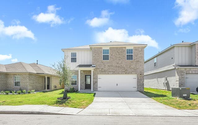 4-bedroom rental at 15022 Telfaire Meadow in Von Ormy, TX — photo 2