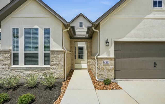 4-bedroom rental at 430 Verdad Way in Boerne, TX — photo 4