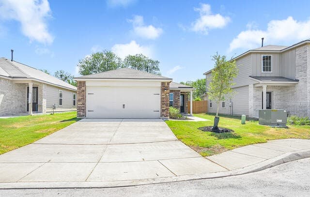 3-bedroom rental at 15014 Telfaire Meadow in Von Ormy, TX — photo 1