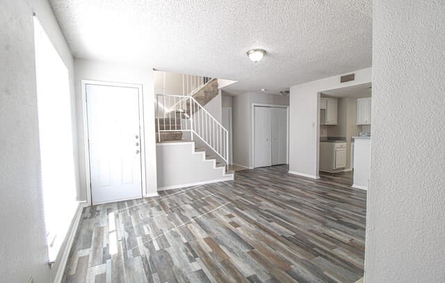 3-bedroom rental at 3815 Bremen St in San Antonio, TX — photo 3