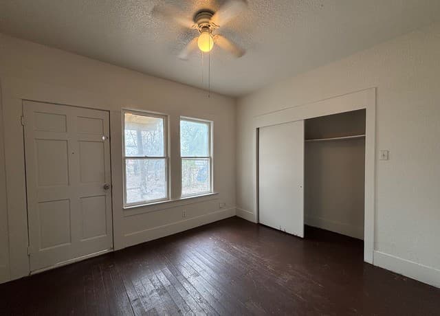 4-bedroom rental at 2810 W Salinas in San Antonio, TX — photo 5