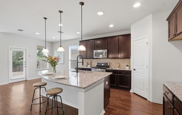 4-bedroom rental at 7611 Cielo Cove in Boerne, TX — photo 5