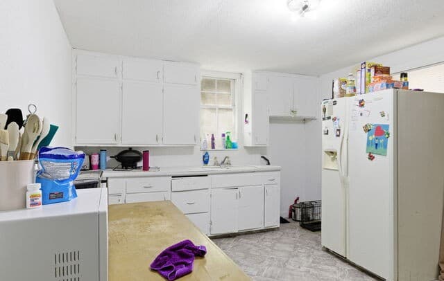2-bedroom rental at 911 Hill ST in Fredericksburg, TX — photo 4
