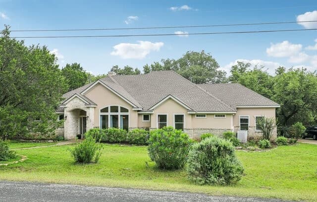 3-bedroom rental at 26218 Romance Point St in San Antonio, TX — photo 2