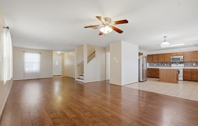 4-bedroom rental at 24715 Magnolia Fls in San Antonio, TX — photo 3