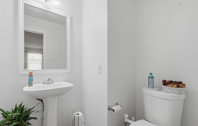 4-bedroom rental at 24715 Magnolia Fls in San Antonio, TX — photo 5