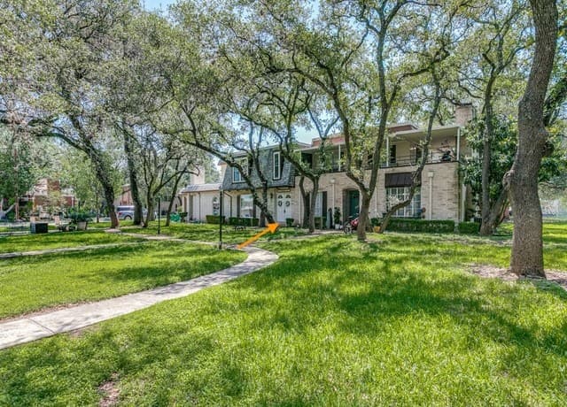 3-bedroom rental at 612 Strings Dr Unit 93 in San Antonio, TX — photo 1