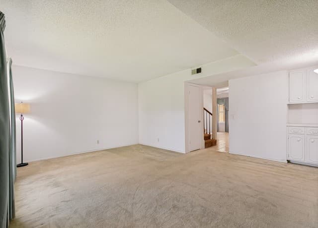 3-bedroom rental at 612 Strings Dr Unit 93 in San Antonio, TX — photo 3