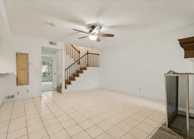 3-bedroom rental at 612 Strings Dr Unit 93 in San Antonio, TX — photo 4