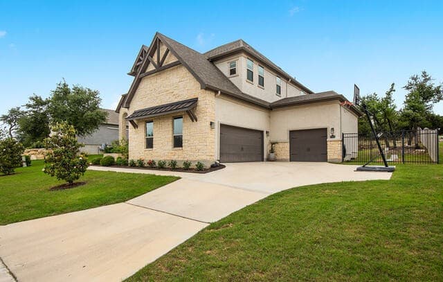 5-bedroom rental at 27124 Highland Crest in San Antonio, TX — photo 3