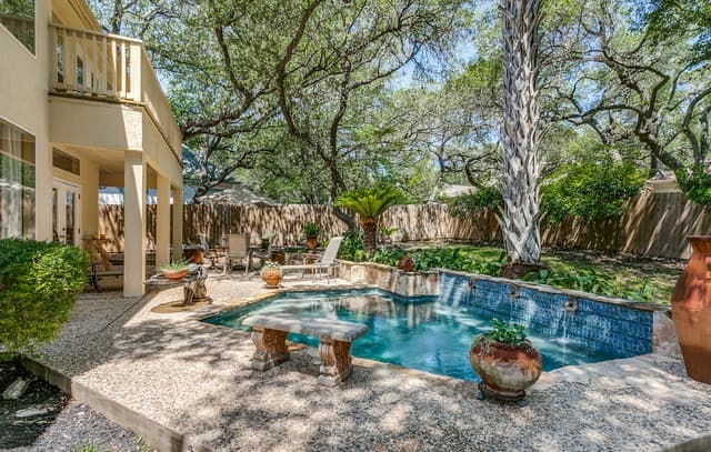 4-bedroom rental at 1723 Hadbury Ln in San Antonio, TX — photo 2
