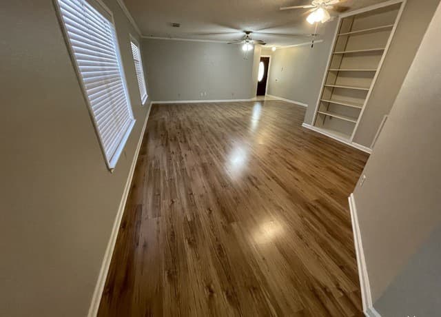 3-bedroom rental at 7815 Caspian Bay Dr in Converse, TX — photo 3
