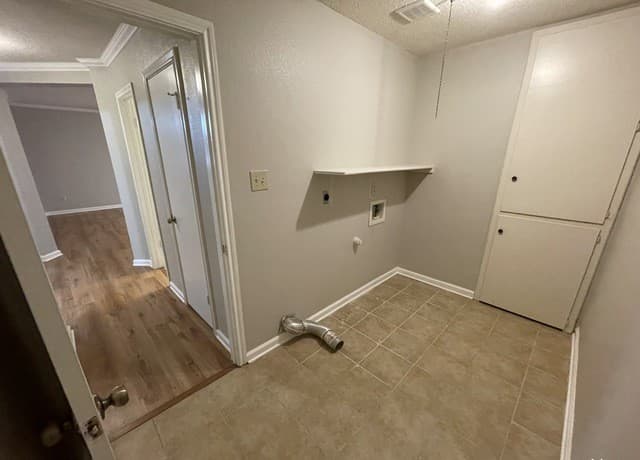 3-bedroom rental at 7815 Caspian Bay Dr in Converse, TX — photo 5