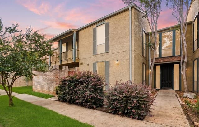 3-bedroom rental at 3678 Hidden Dr Unit 905 in San Antonio, TX — photo 1