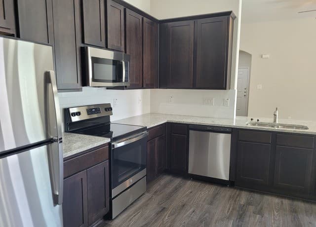 rental at 9302 Canyon Bnd in Converse, TX — photo 3