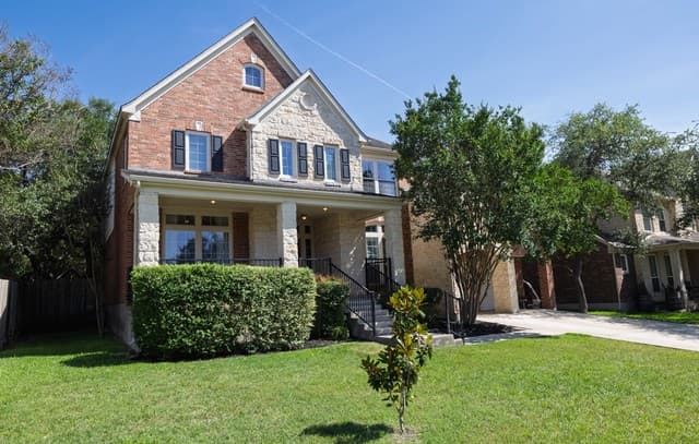 4-bedroom rental at 3222 Monarch in San Antonio, TX — photo 2