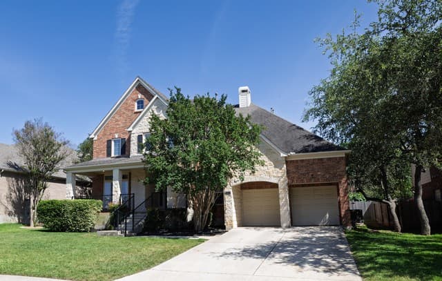 4-bedroom rental at 3222 Monarch in San Antonio, TX — photo 3