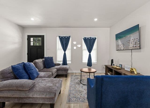 4-bedroom rental at 503 Pickwell Dr in San Antonio, TX — photo 4