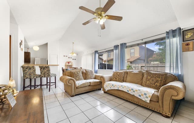 3-bedroom rental at 7880 Micron Dr Unit 3306 in San Antonio, TX — photo 2