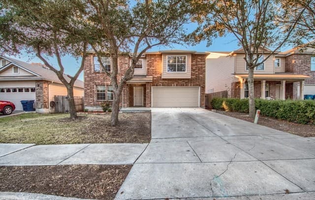 5-bedroom rental at 3333 Whisper Haven in Schertz, TX — photo 2