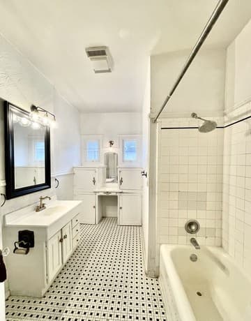 3-bedroom rental at 307 Furr Dr in San Antonio, TX — photo 4