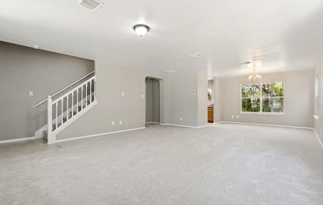 4-bedroom rental at 17238 Irongate Rail in San Antonio, TX — photo 5