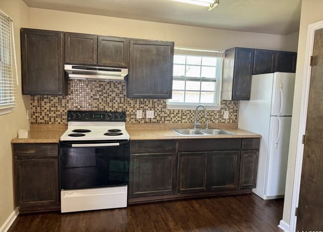 rental at 401 Dora St in San Antonio, TX — photo 3