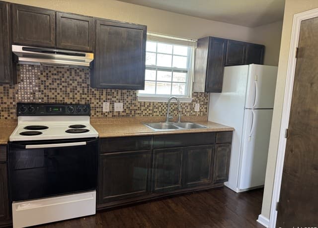 rental at 401 Dora St in San Antonio, TX — photo 4