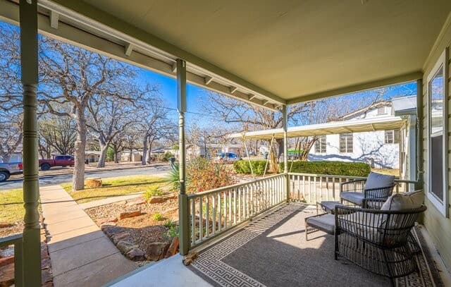 2-bedroom rental at 110 Beverly Drive in Fredericksburg, TX — photo 2