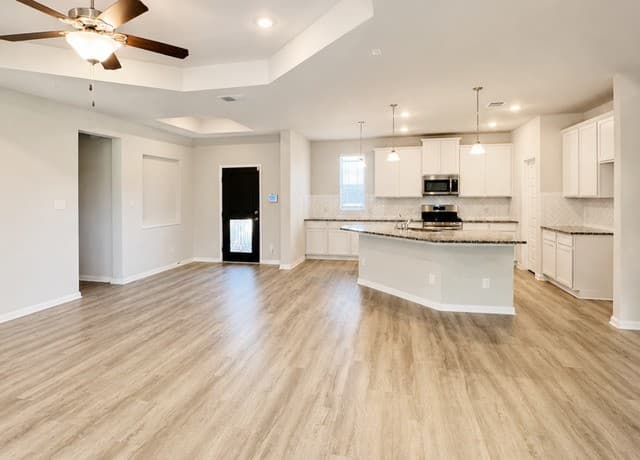 3-bedroom rental at 230 Jordans Est in San Antonio, TX — photo 4