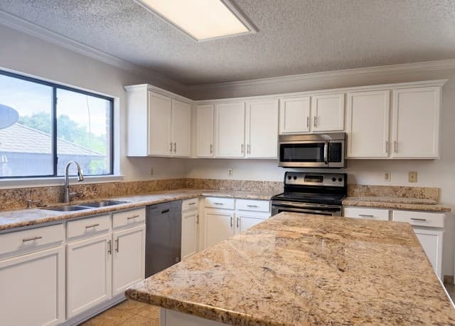 4-bedroom rental at 21943 Pelican Crk in San Antonio, TX — photo 2