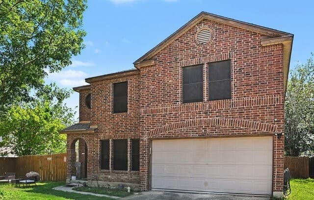4-bedroom rental at 5153 Dagger Flts in San Antonio, TX — photo 2