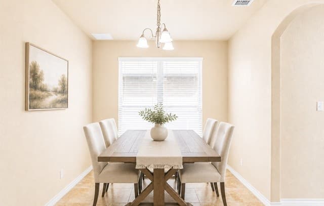 5-bedroom rental at 512 Saddle Pass in Cibolo, TX — photo 5