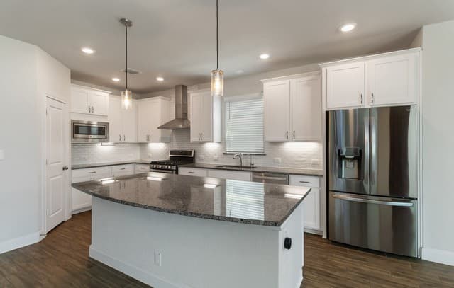 4-bedroom rental at 11989 Trailing Crk in Schertz, TX — photo 4