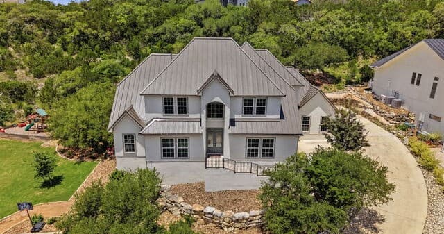 5-bedroom rental at 19519 Terra Mont in San Antonio, TX — photo 1