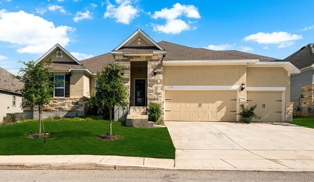 3-bedroom rental at 1916 Glendon Dr in San Antonio, TX — photo 3