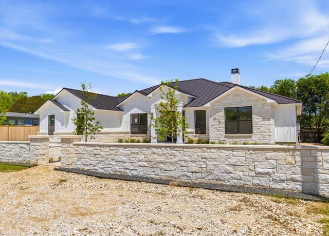 4-bedroom rental at 915 Burr Rd in Terrell Hills, TX — photo 4