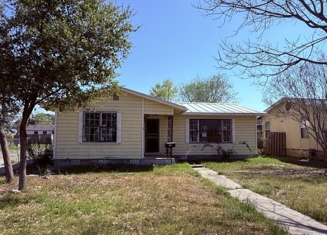 2-bedroom rental at 502 Lovera in San Antonio, TX — photo 1